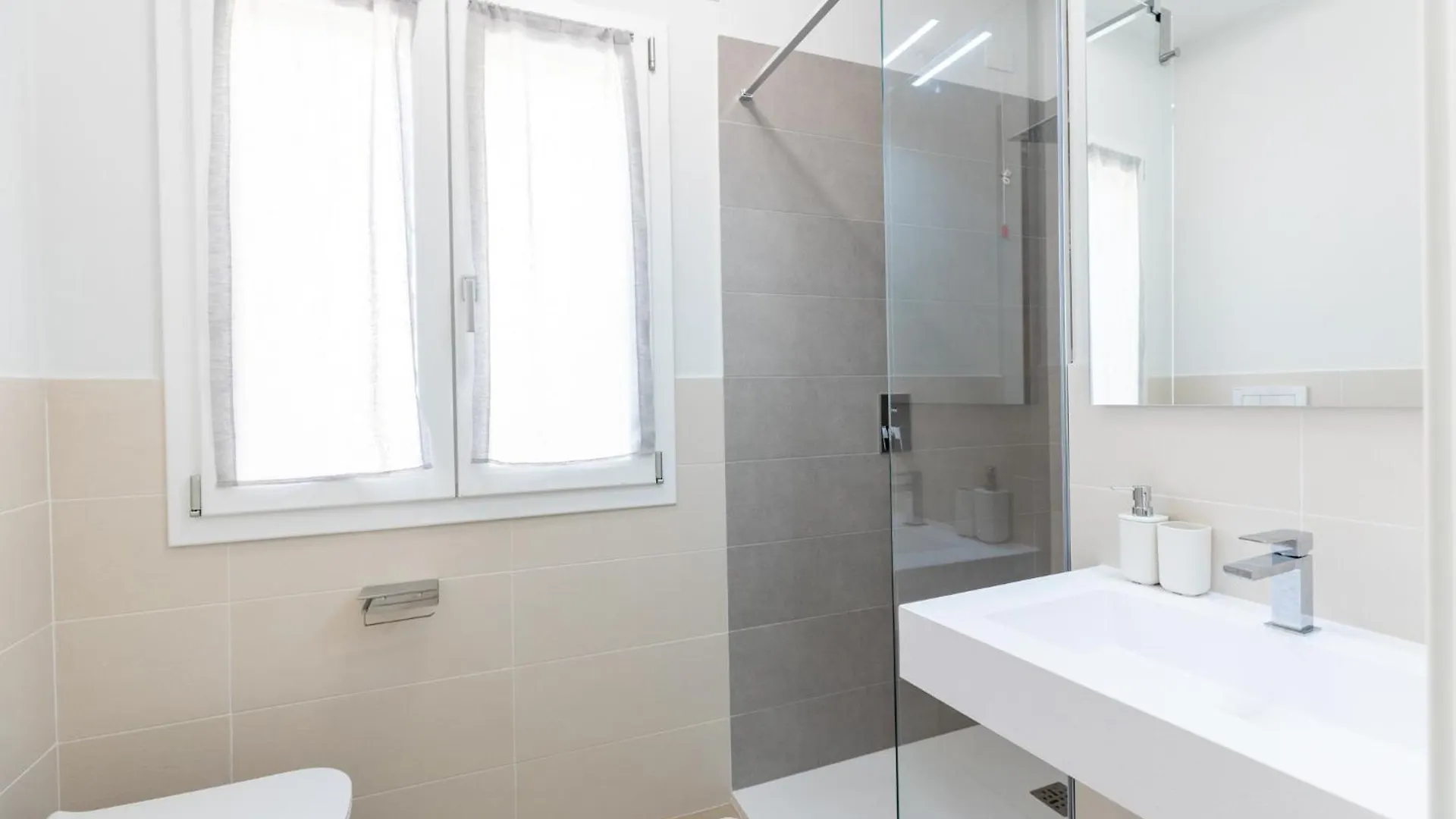 White Magnolia Apt Oristano 0*,  Olaszország