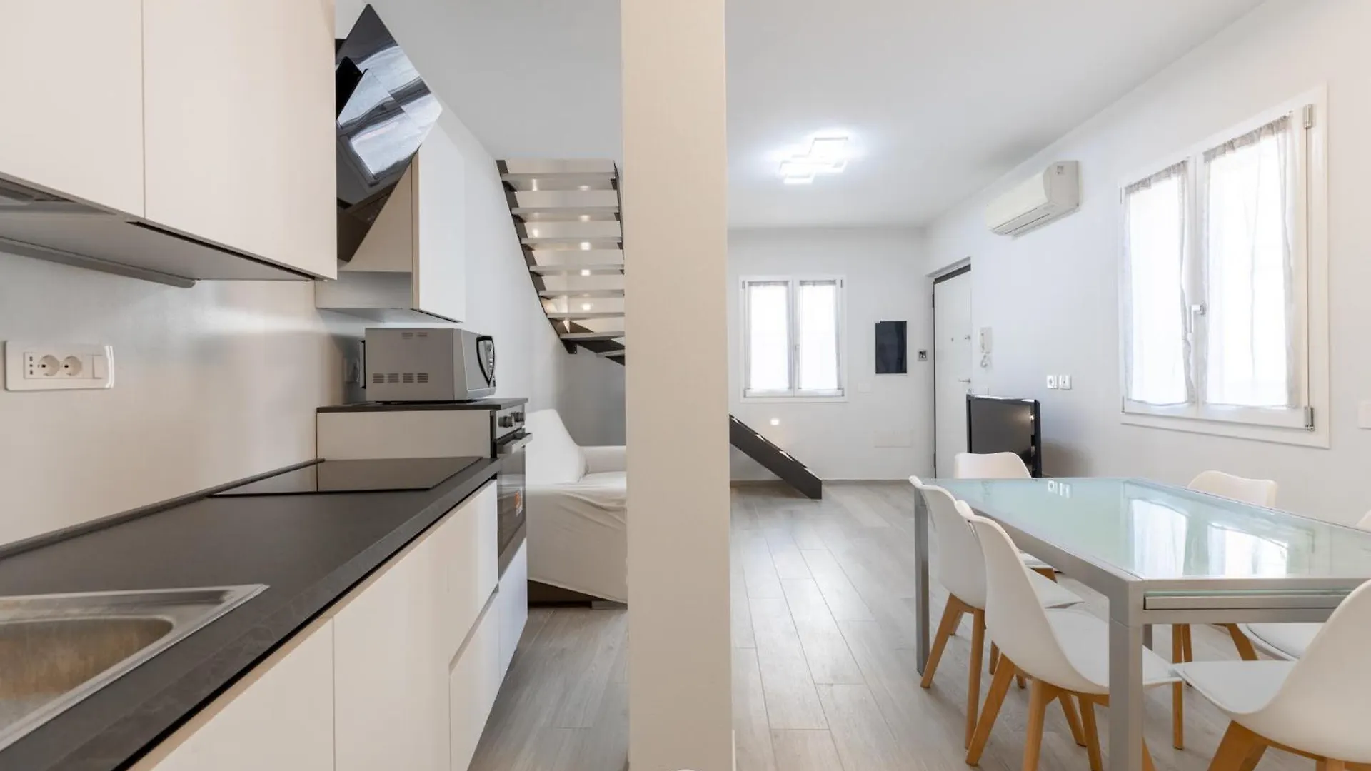 White Magnolia Apt Oristano Apartment