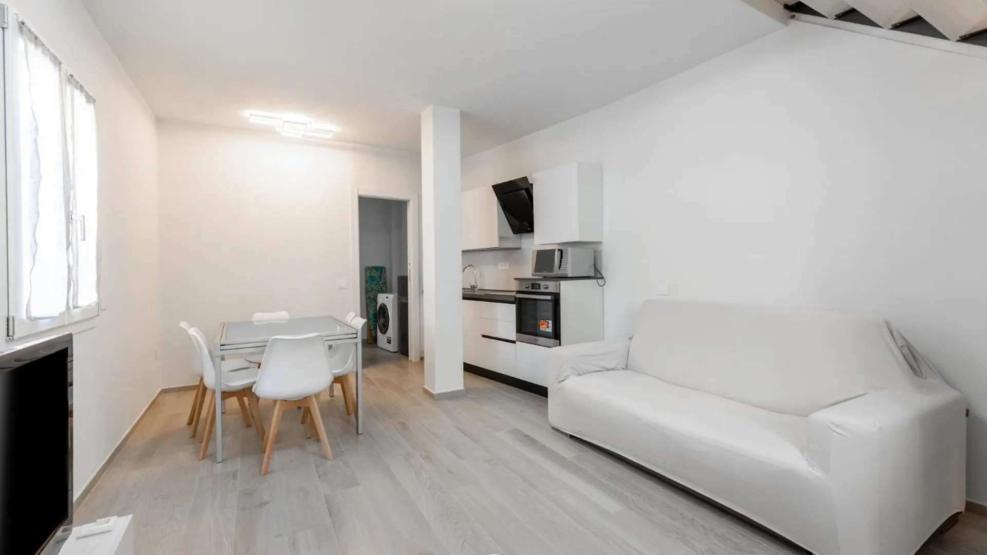 White Magnolia Apt location