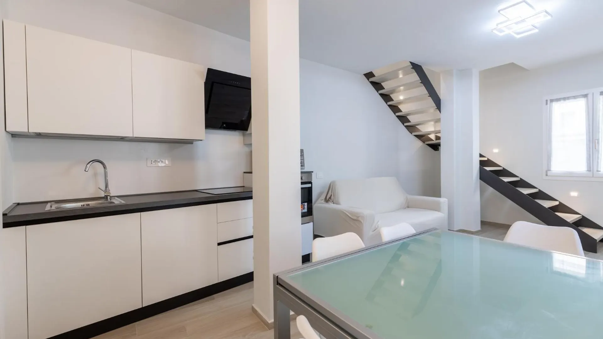Apartment White Magnolia Apt Oristano Italy